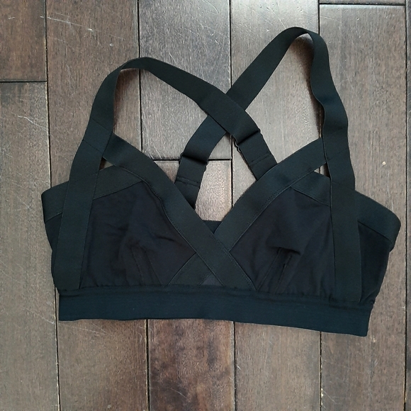 Aritzia Community Black Raza Bra Size Medium - Picture 2 of 5